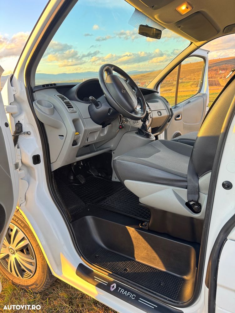 Renault Trafic Passenger 2.0 dCi L1H1 Authentique - 18