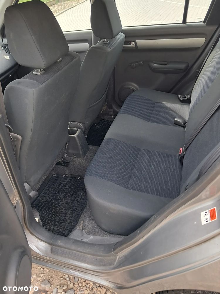 Suzuki Swift - 6