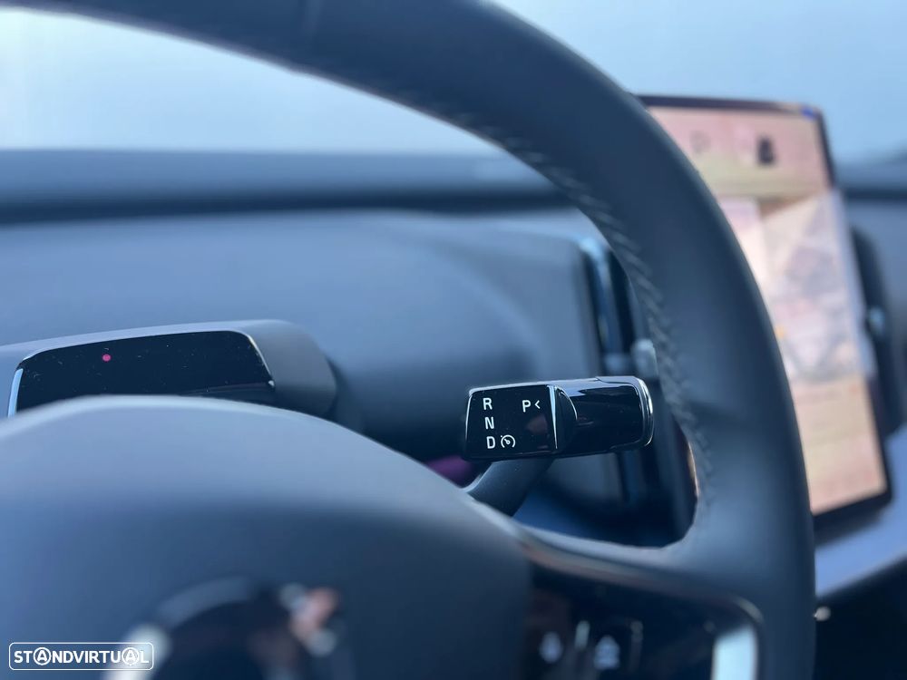 Volvo EX30 69 kWh Single Motor Extended Range Black Edition - 17