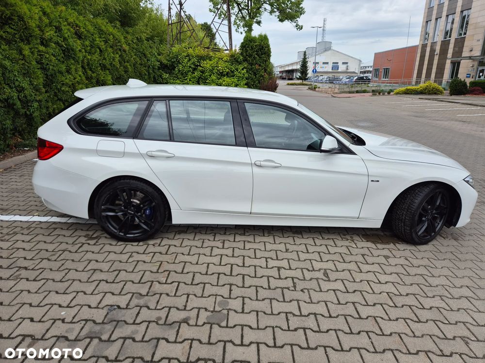 BMW Seria 3 335i xDrive Sport Line - 9