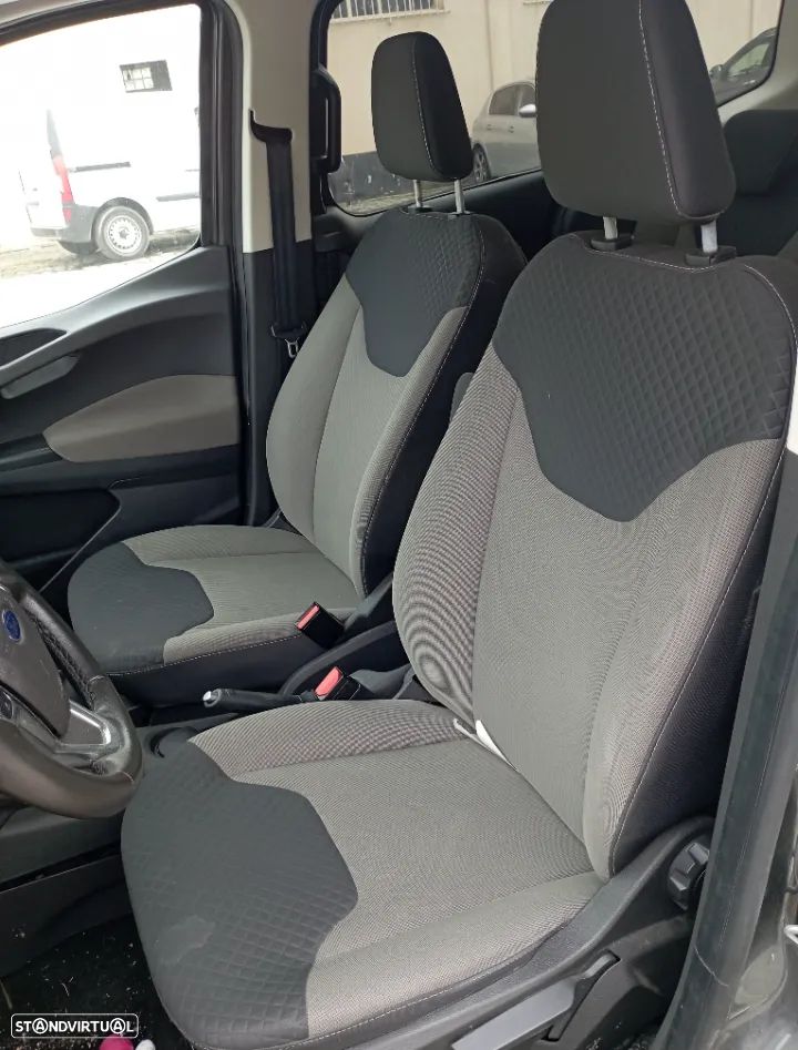 Bancos Frontais e Traseiros Ford Tourneo Courier 2017 - 1