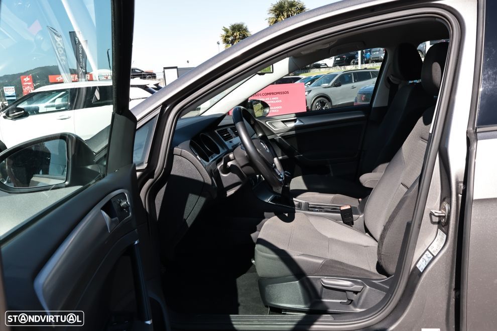 VW Golf 1.6 TDi BlueMotion Confortline - 14