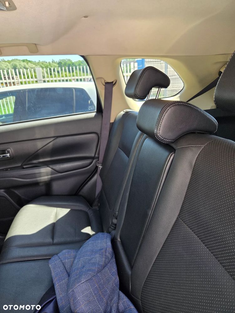 Mitsubishi Outlander 2.0 Instyle Navi 4WD CVT - 10