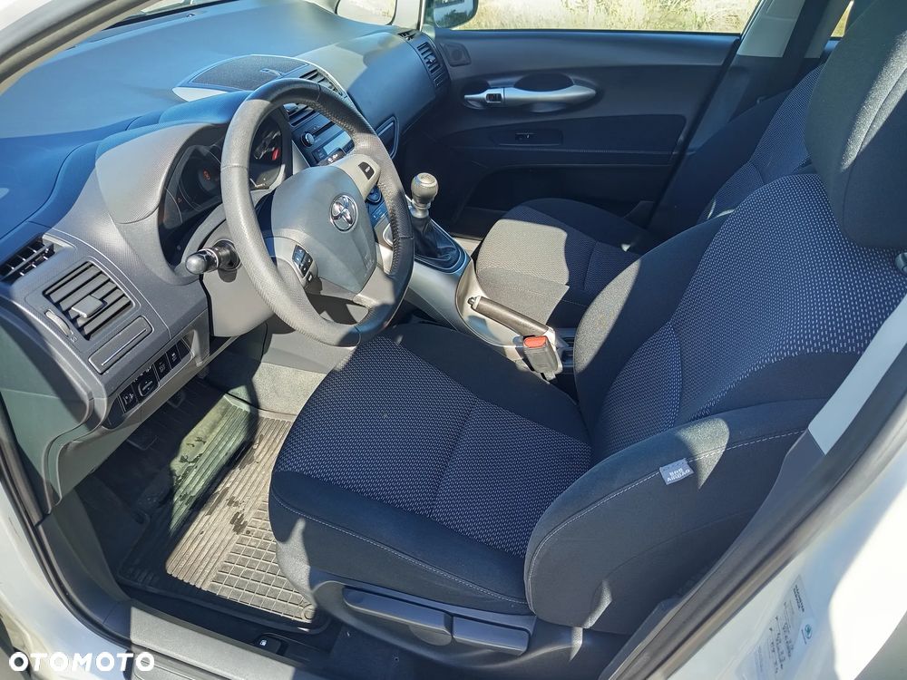 Toyota Auris - 7