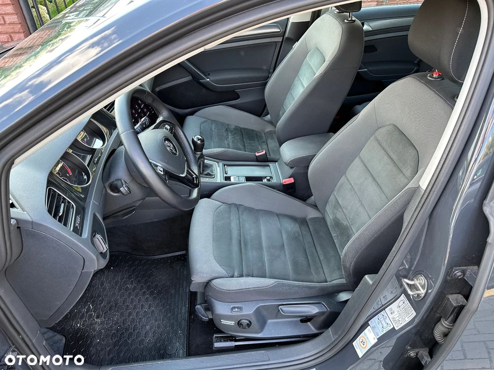 Volkswagen Golf Variant - 22