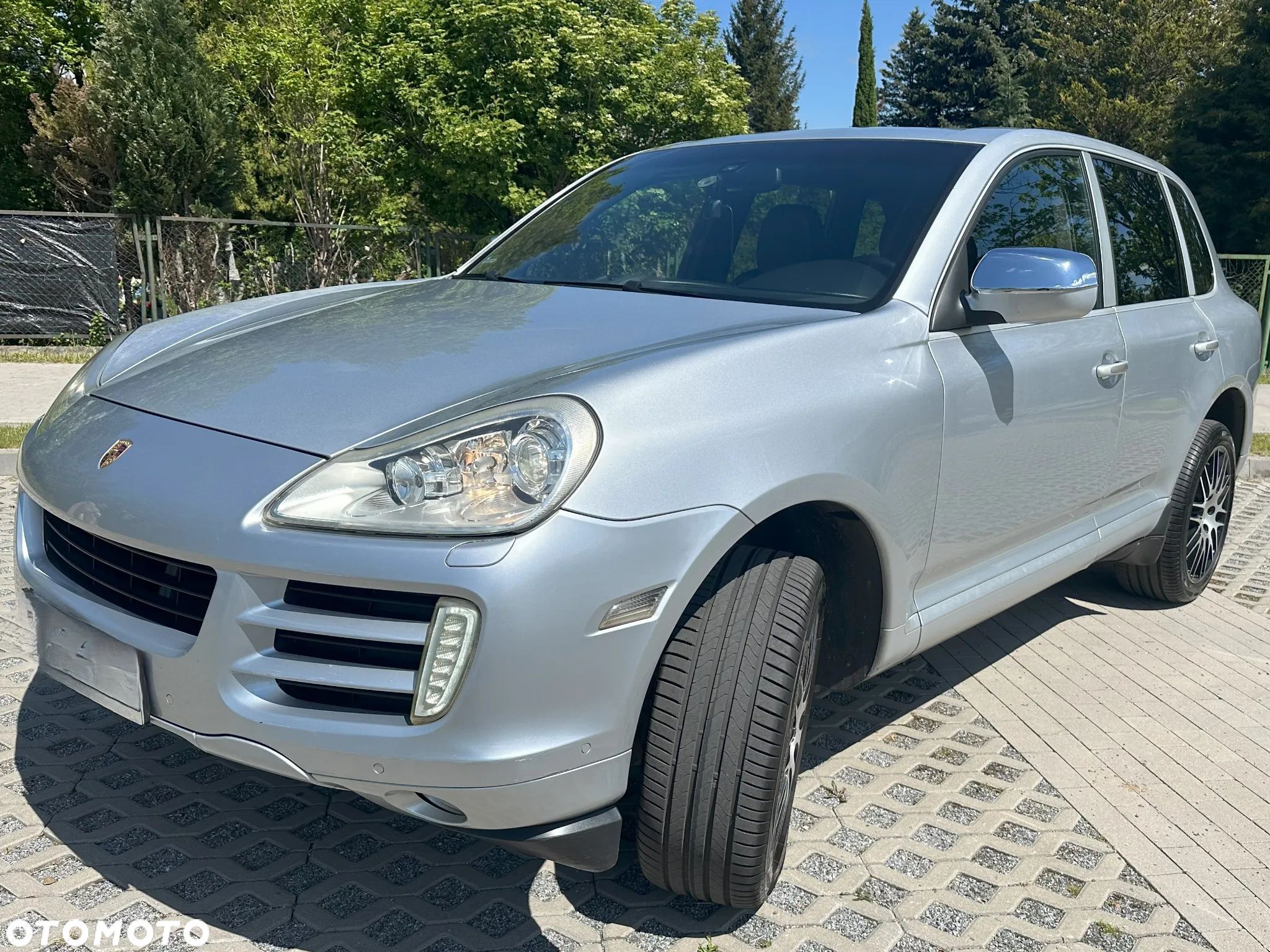 Porsche Cayenne - 1