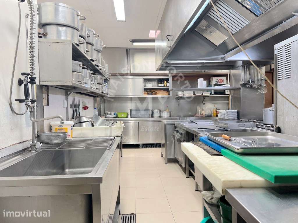 Restaurante com 3 Salas e Esplanada com Vista Rio, Gondomar - Grande imagem: 4/60