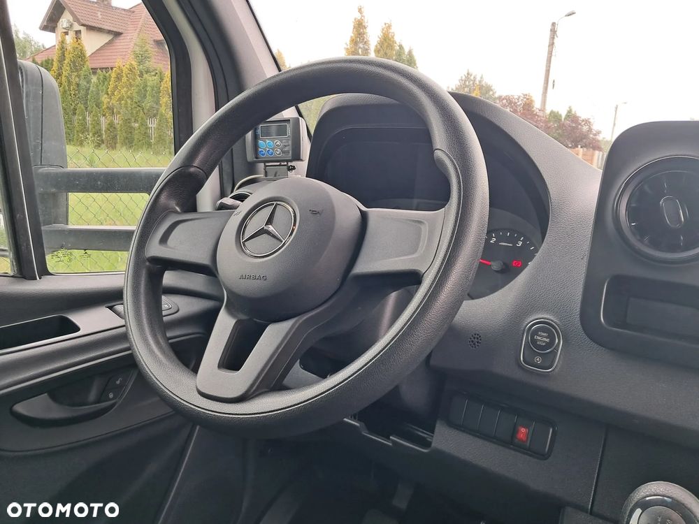 Mercedes-Benz SPRINTER 515 Chłodnia + Winda Salon Polska - 14