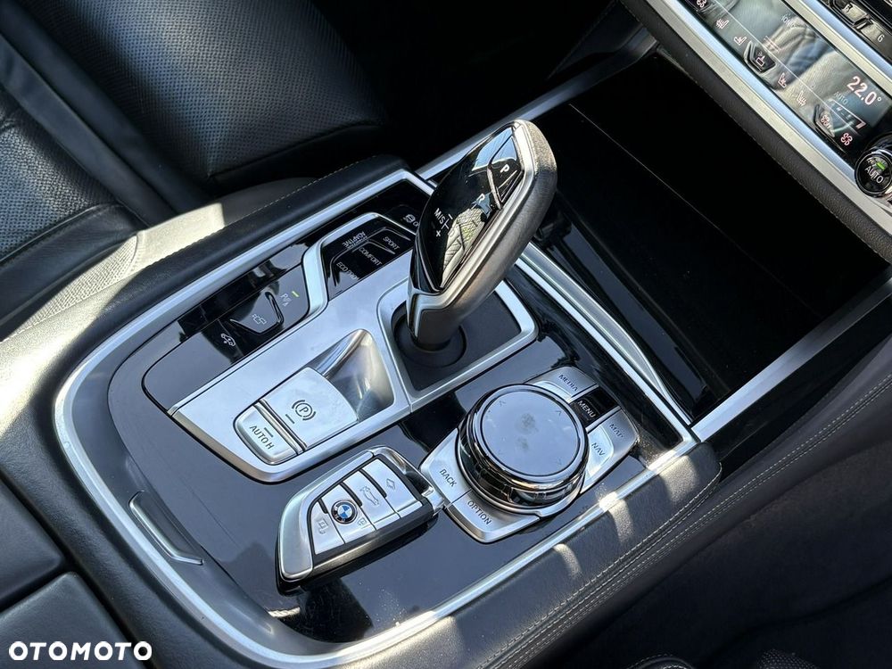 BMW Seria 7 - 18