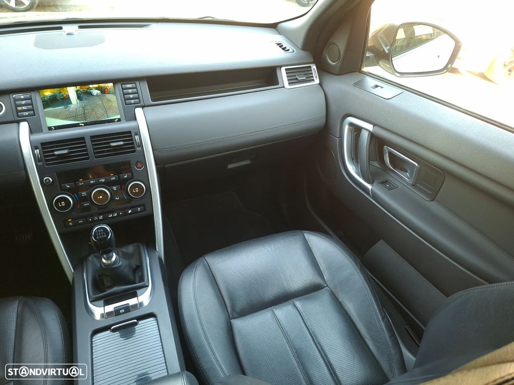 Land Rover Discovery Sport TD4 HSE Luxury - 29