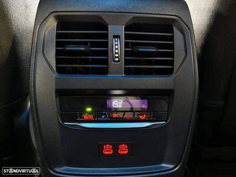 BMW 330 e Pack Desportivo M Pro Auto - 39