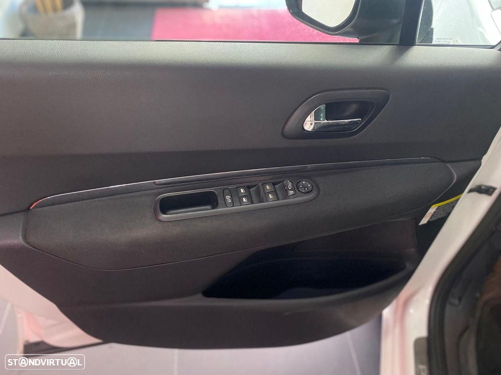 Peugeot 5008 1.6 HDi 7L Allure - 27