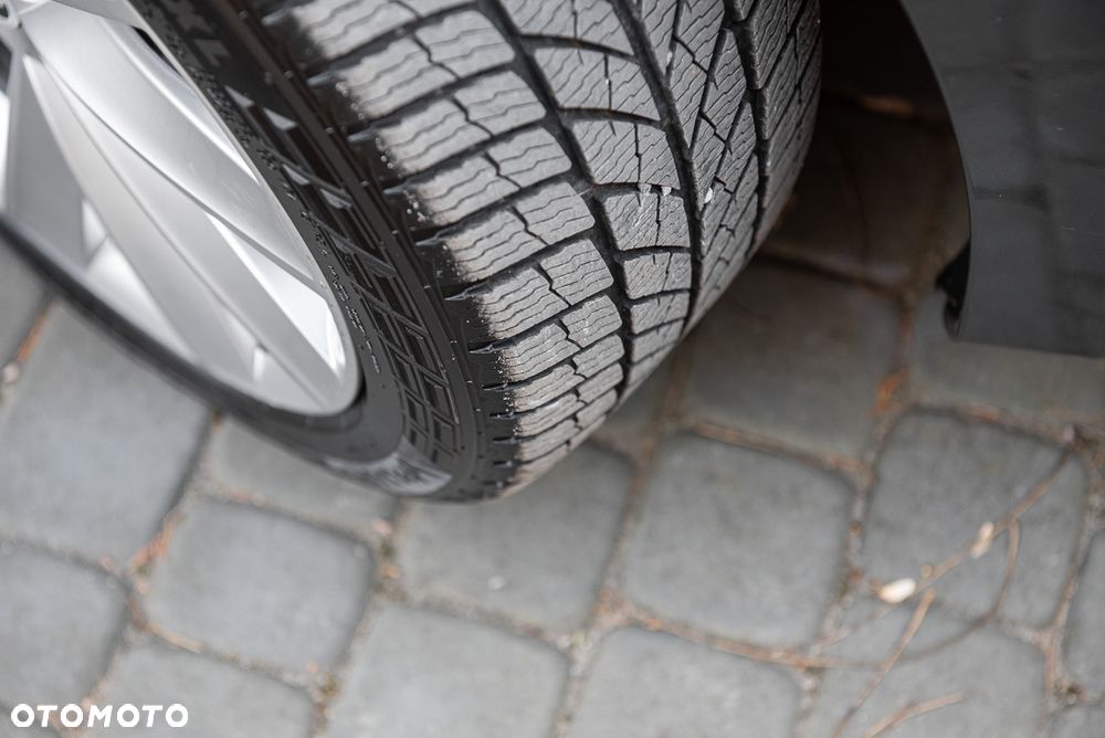 Skoda Superb 2.0 TDI DSG L&K - 35