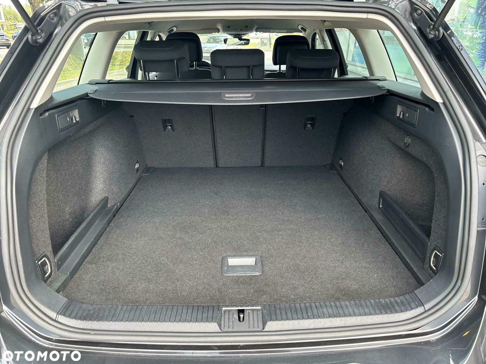 Volkswagen Passat - 28