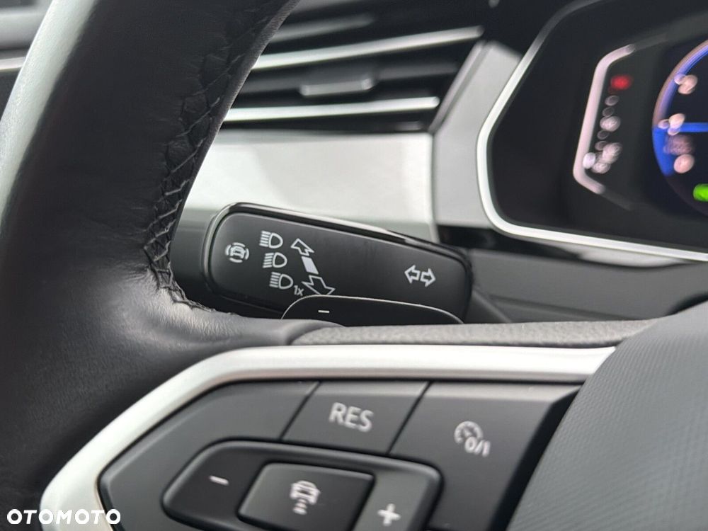 Volkswagen Passat - 20