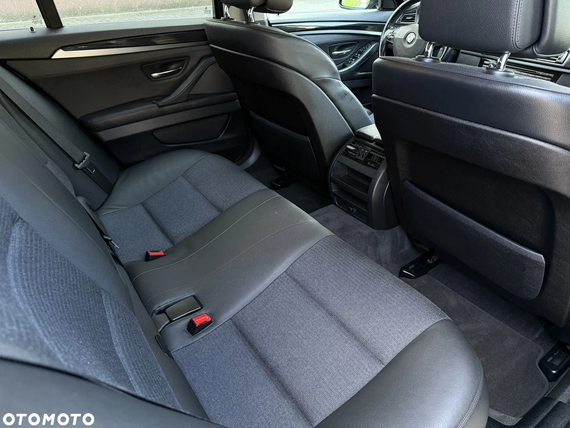 BMW Seria 5 520d Touring - 35