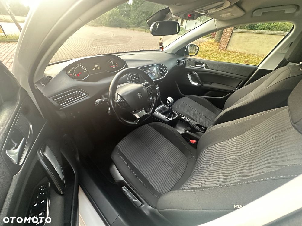 Peugeot 308 1.6 THP Active - 18