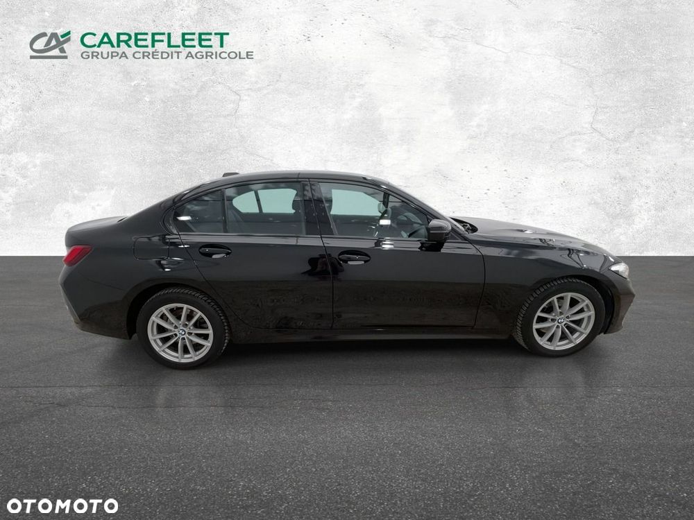 BMW Seria 3 318d mHEV - 4