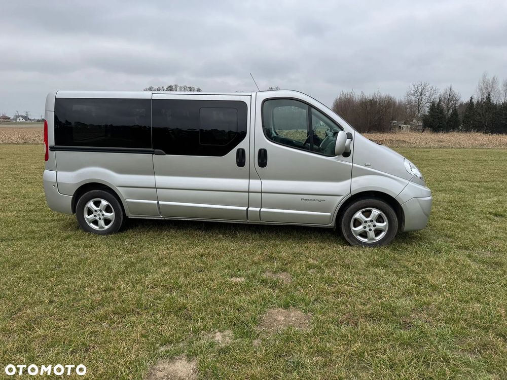Renault Trafic FAP Grand Passenger Black Edition - 6