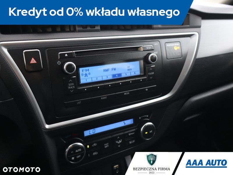 Toyota Auris - 13
