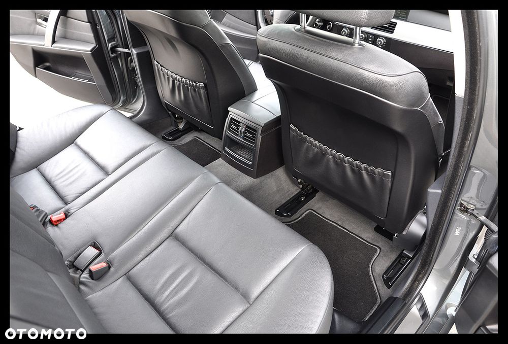 BMW Seria 5 525i - 23