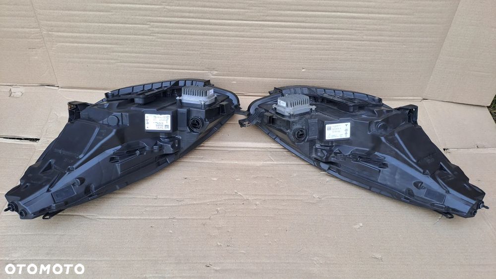 TESLA 3 LIFT PRAWA LEWA LAMPA 1514953-00-d 1514952-00-d KOMPLET - 8