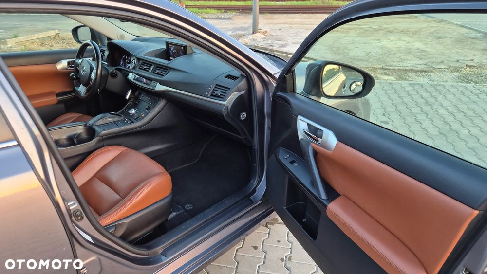Lexus CT 200h Prestige - 13