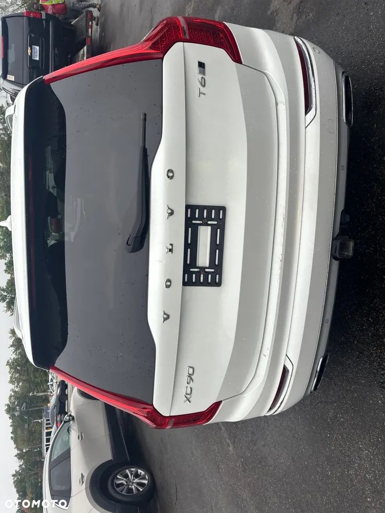 Volvo XC 90 - 22