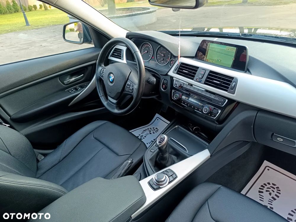 BMW Seria 3 318d DPF Edition Lifestyle - 33
