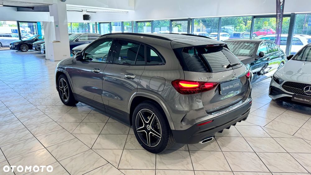 Mercedes-Benz GLA 200 AMG Line - 4