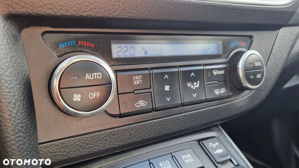 Toyota Auris 1.8 HSD Luna - 19