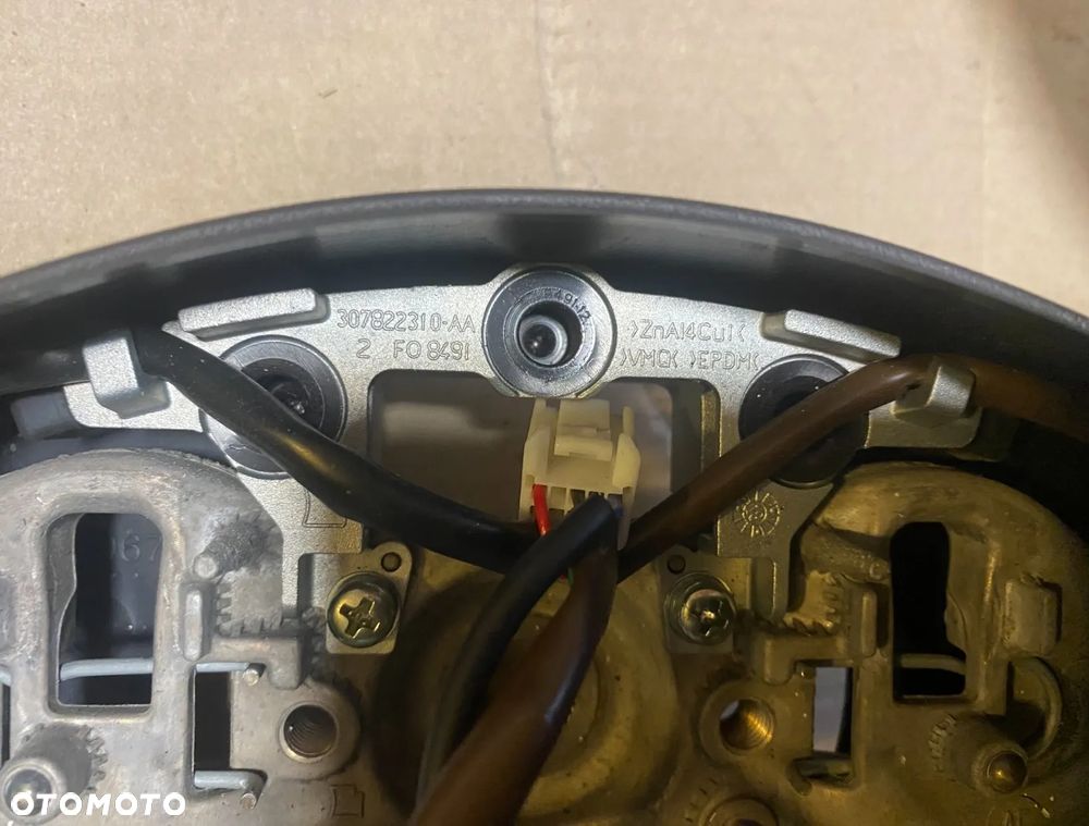 Kierownica multifunkcyjna Toyota Yaris III 2019r. OE - 5