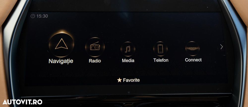 Aston Martin DBX - 35