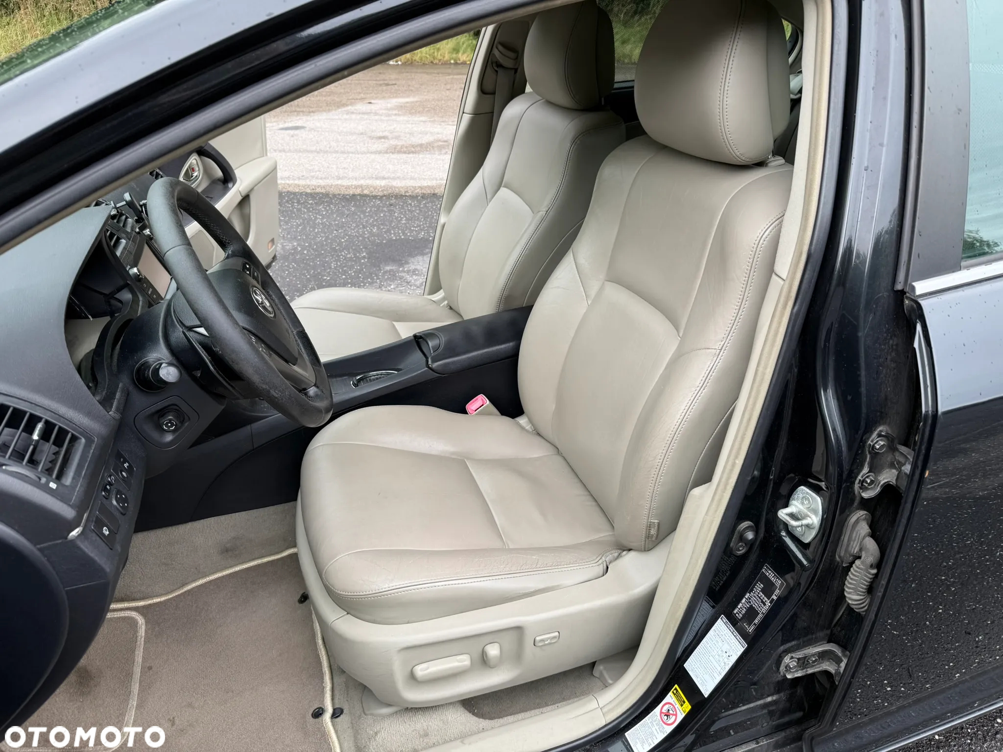 Toyota Avensis 2.0 Prestige NAVI MS - 27