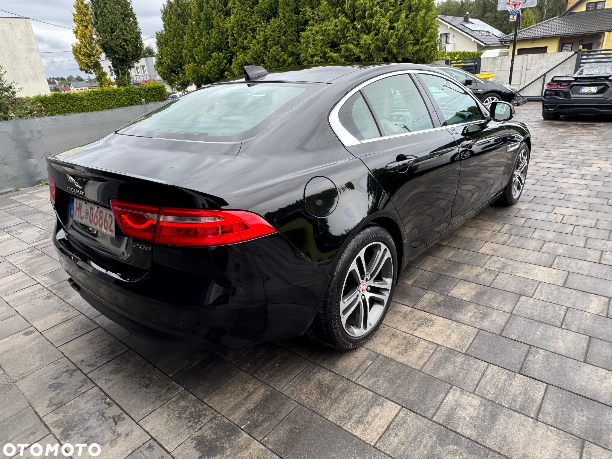 Jaguar XE 2.0 D Prestige - 6