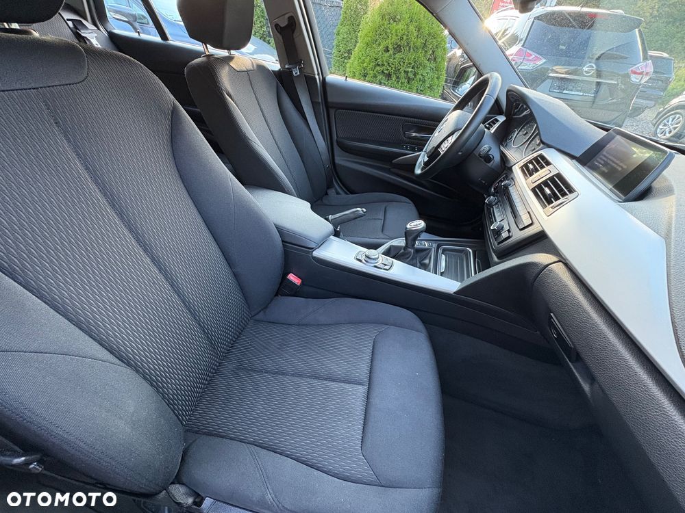 BMW Seria 3 320d DPF - 25