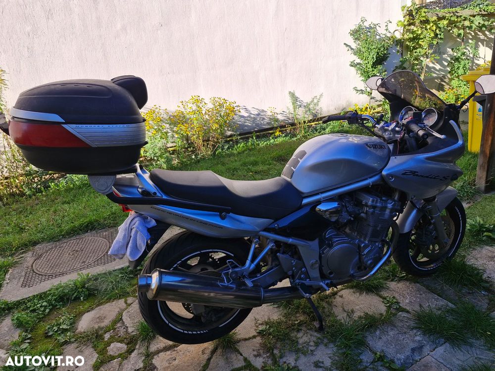 Suzuki GSR 600S - 4