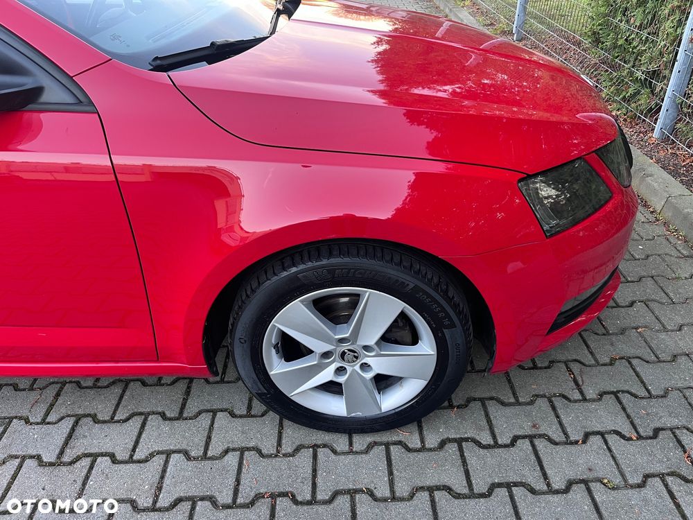 Skoda Octavia 1.6 TDI DSG Ambition - 8