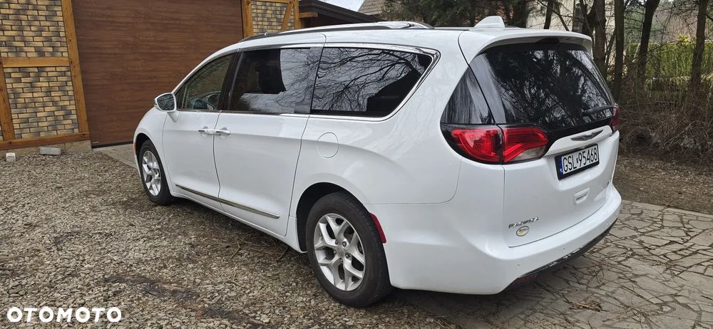 Chrysler Pacifica - 14
