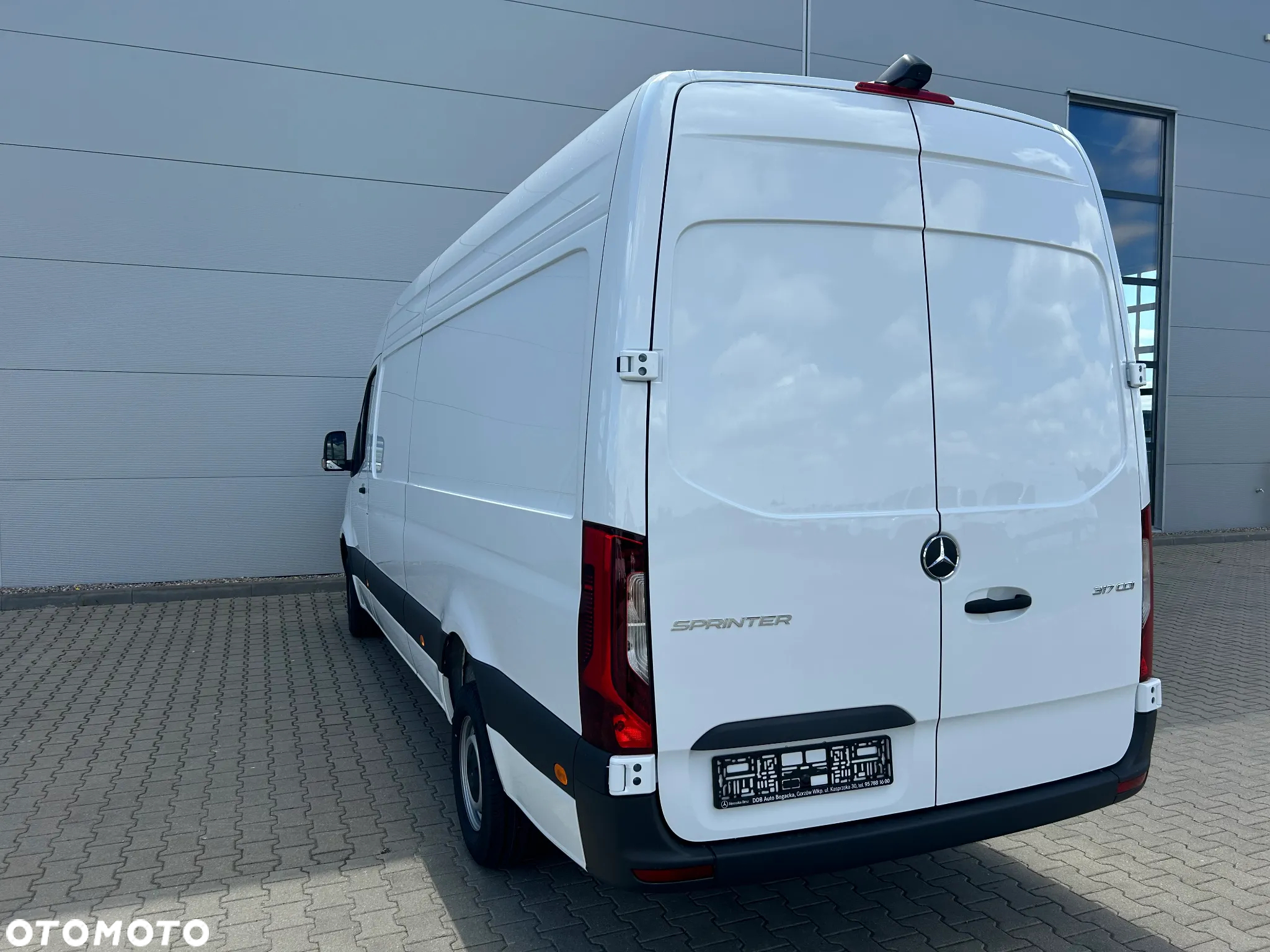 Mercedes-Benz SPRINTER 317 CDI FURGON DŁUGI - 15