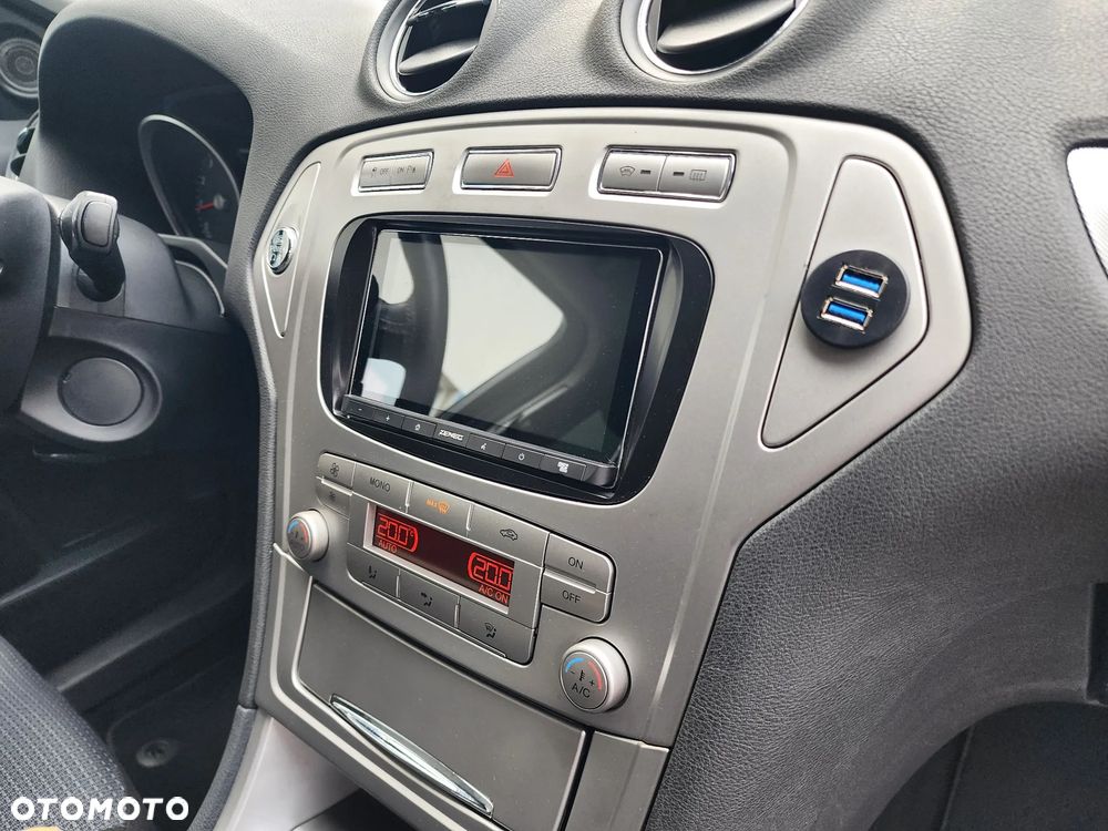 Ford Mondeo 2.0 Trend - 28