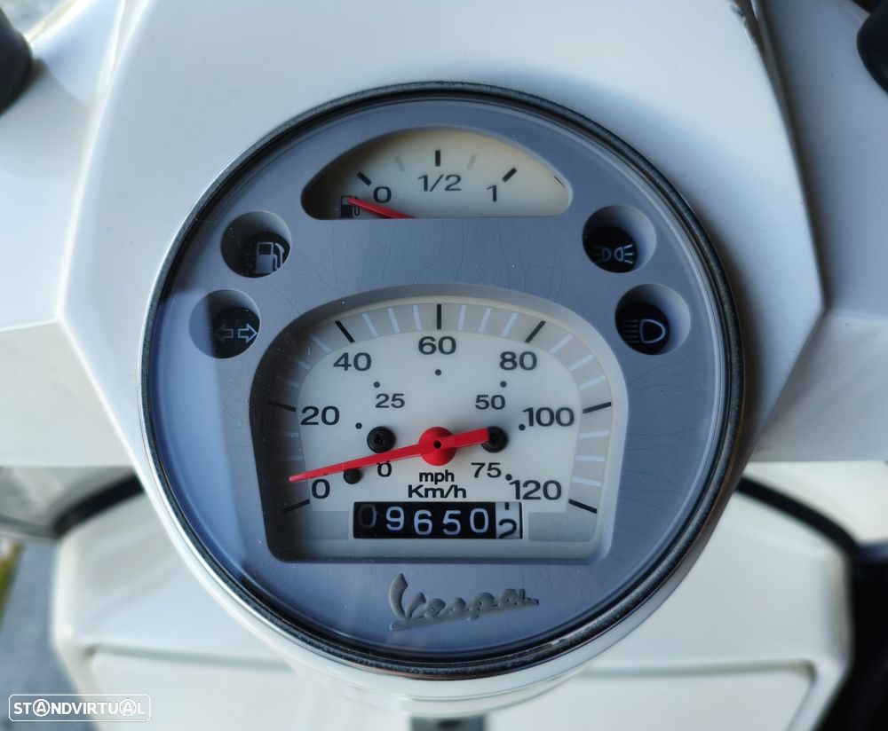 Piaggio Vespa PX Aniversário 150 - 6