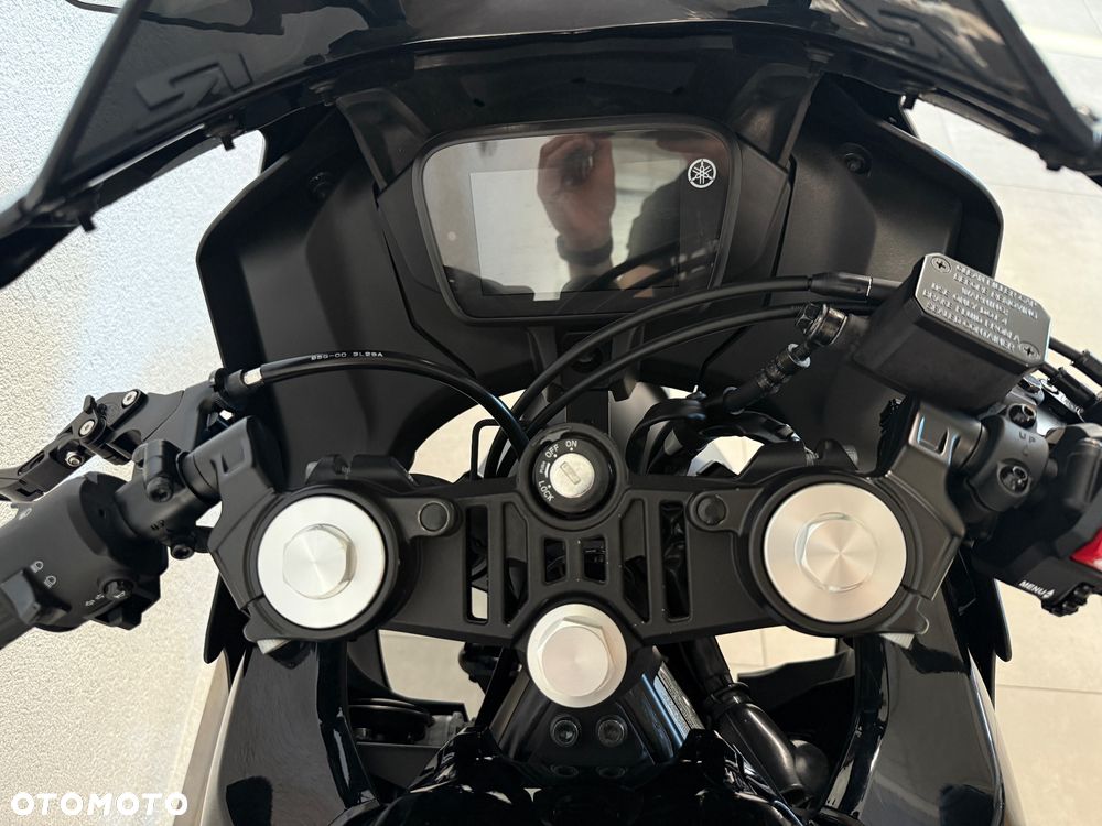 Yamaha YZF - 8