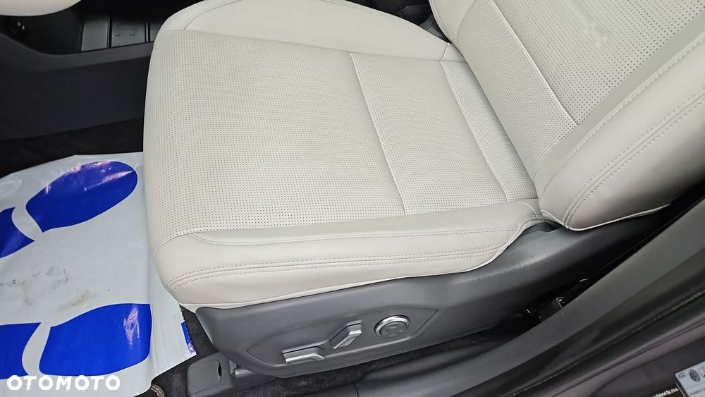 Hyundai Santa Fe 1.6 T-GDI HEV Platinum 4WD 7os - 13