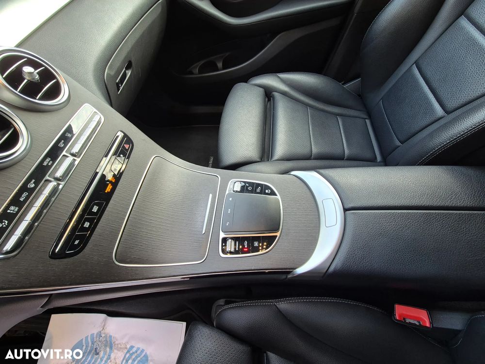 Mercedes-Benz GLC - 27