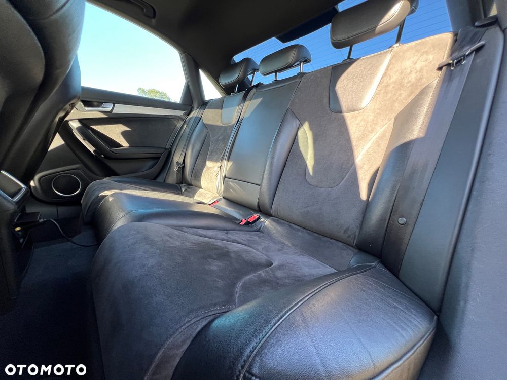 Audi A4 ver-2-0-tfsi-multitronic-s-line-sportpaket - 22