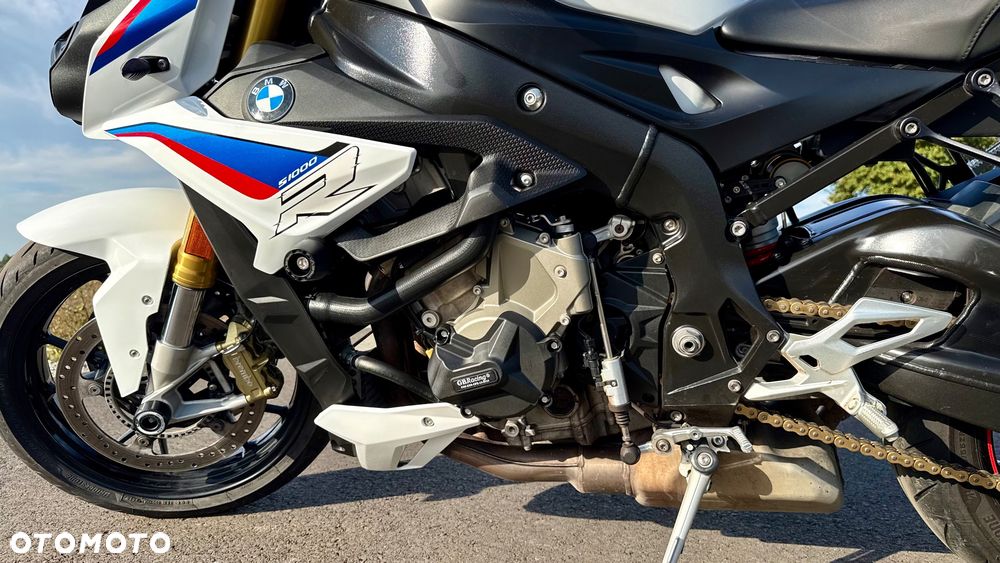 BMW S - 16