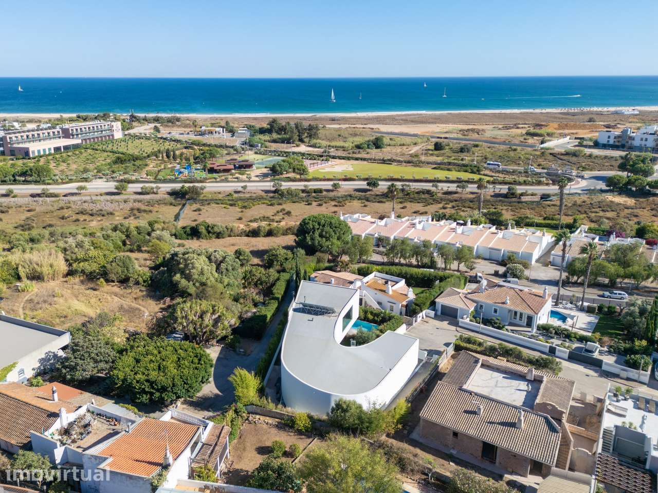 Exceptional contemporary villa with ocean views in Lagos - Grande imagem: 3/62