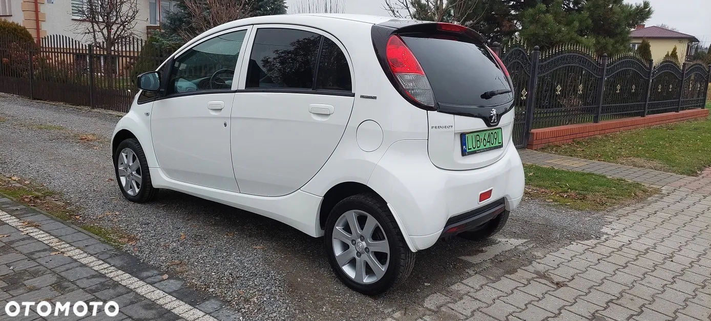 Peugeot iOn - 24