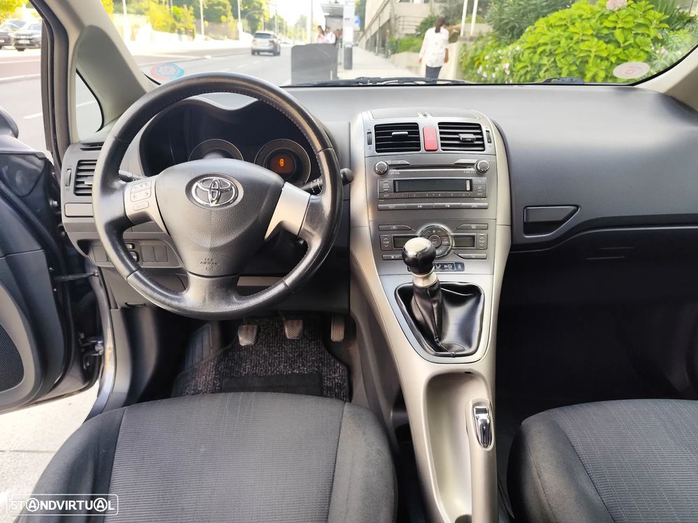 Toyota Auris 1.4 D-4D - 4